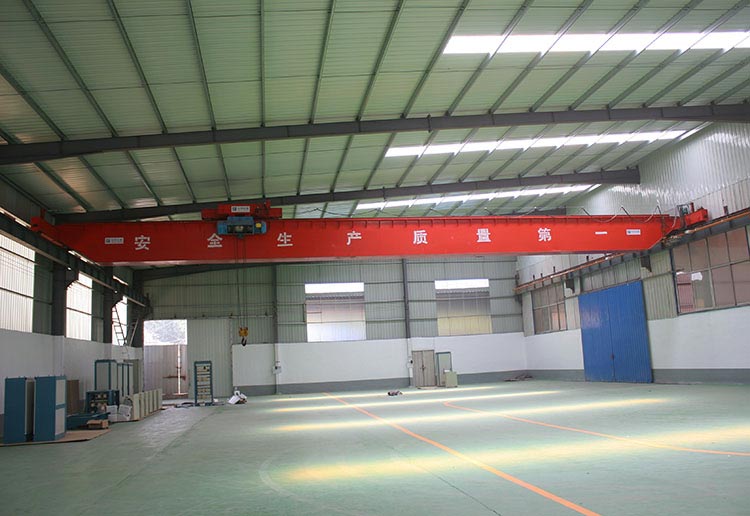 LP型氣動單梁起重機.jpg