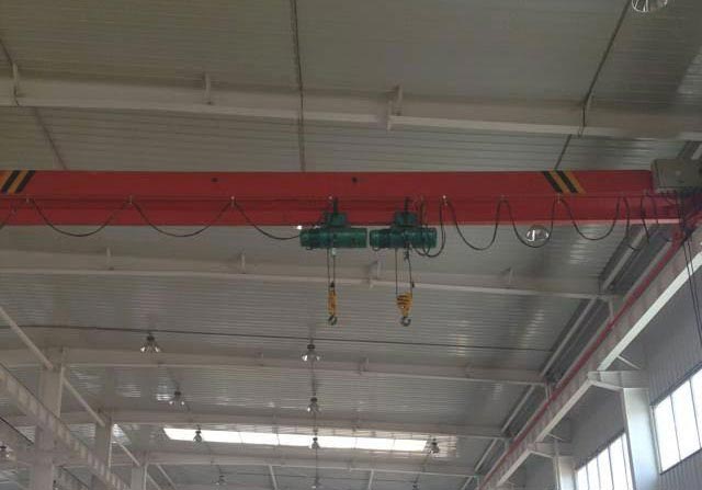 LDE型電動單梁起重機.jpg